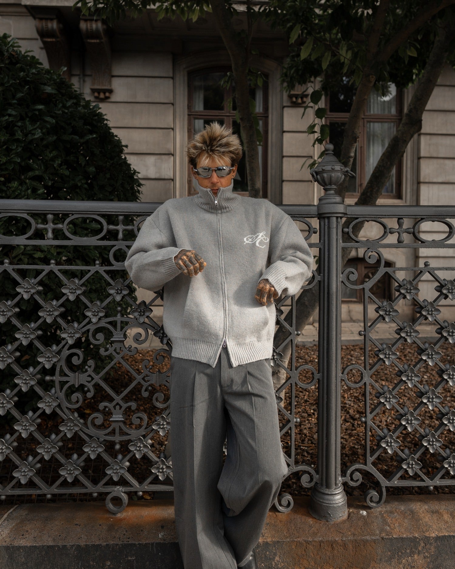 Full-zip sweater light gray